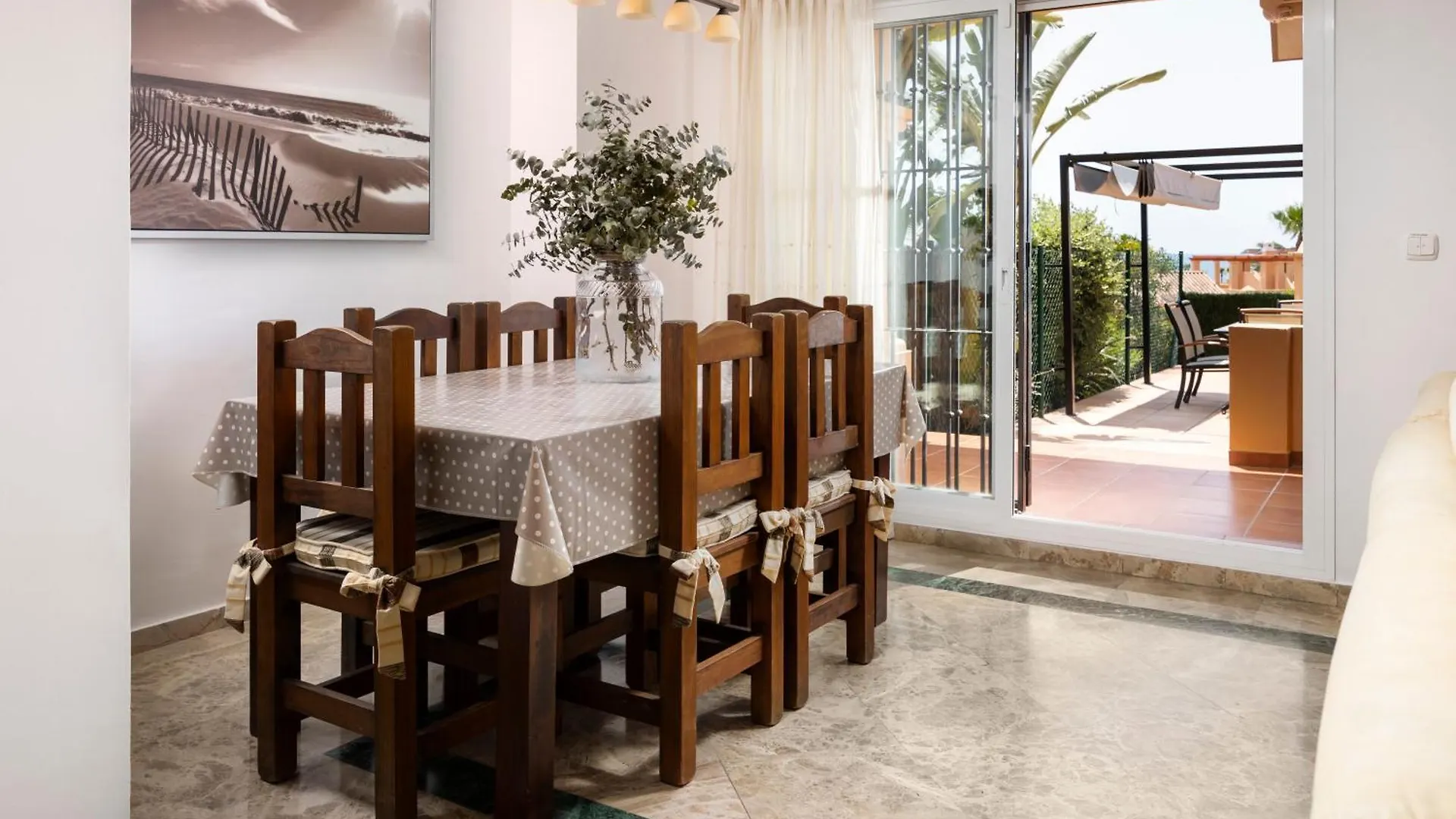 Bonita Casa Adosada En Esquina Estepona Сasa de vacaciones