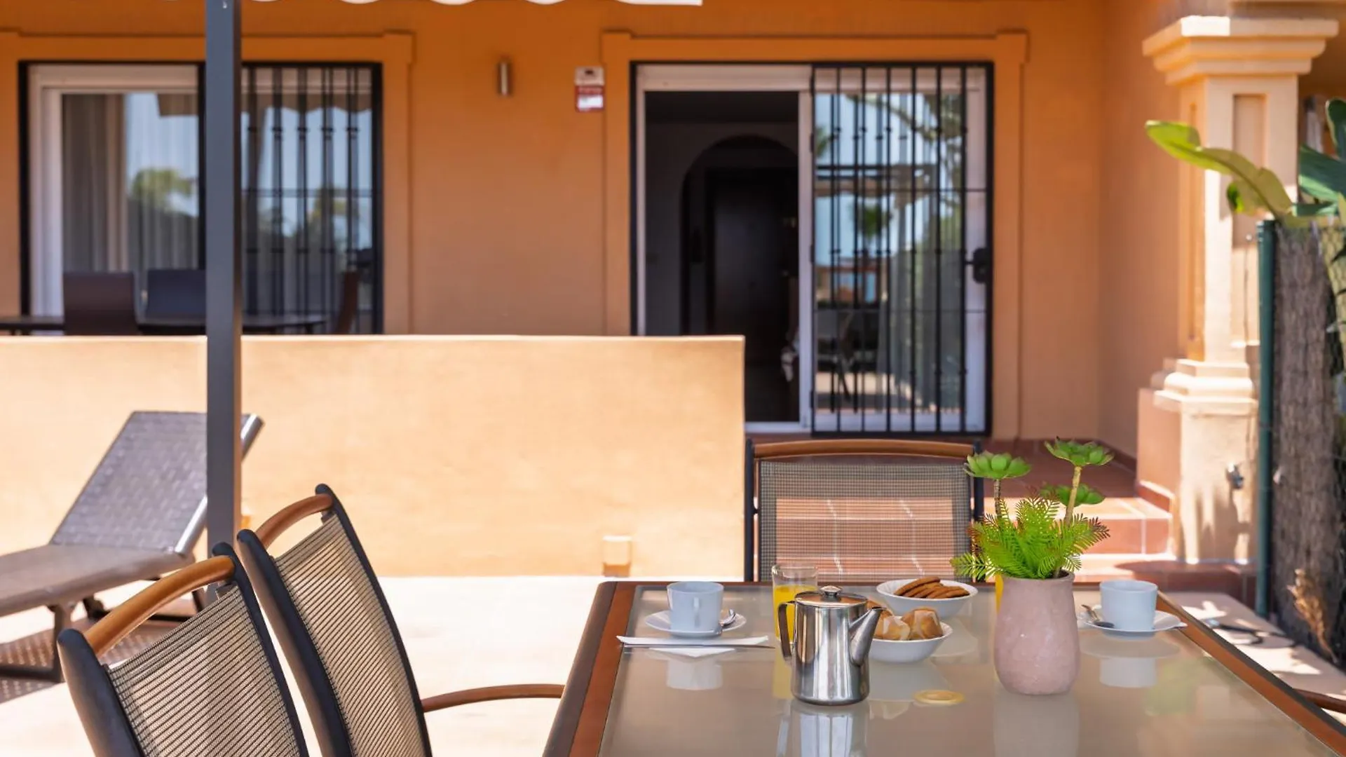 Bonita Casa Adosada En Esquina Estepona Сasa de vacaciones