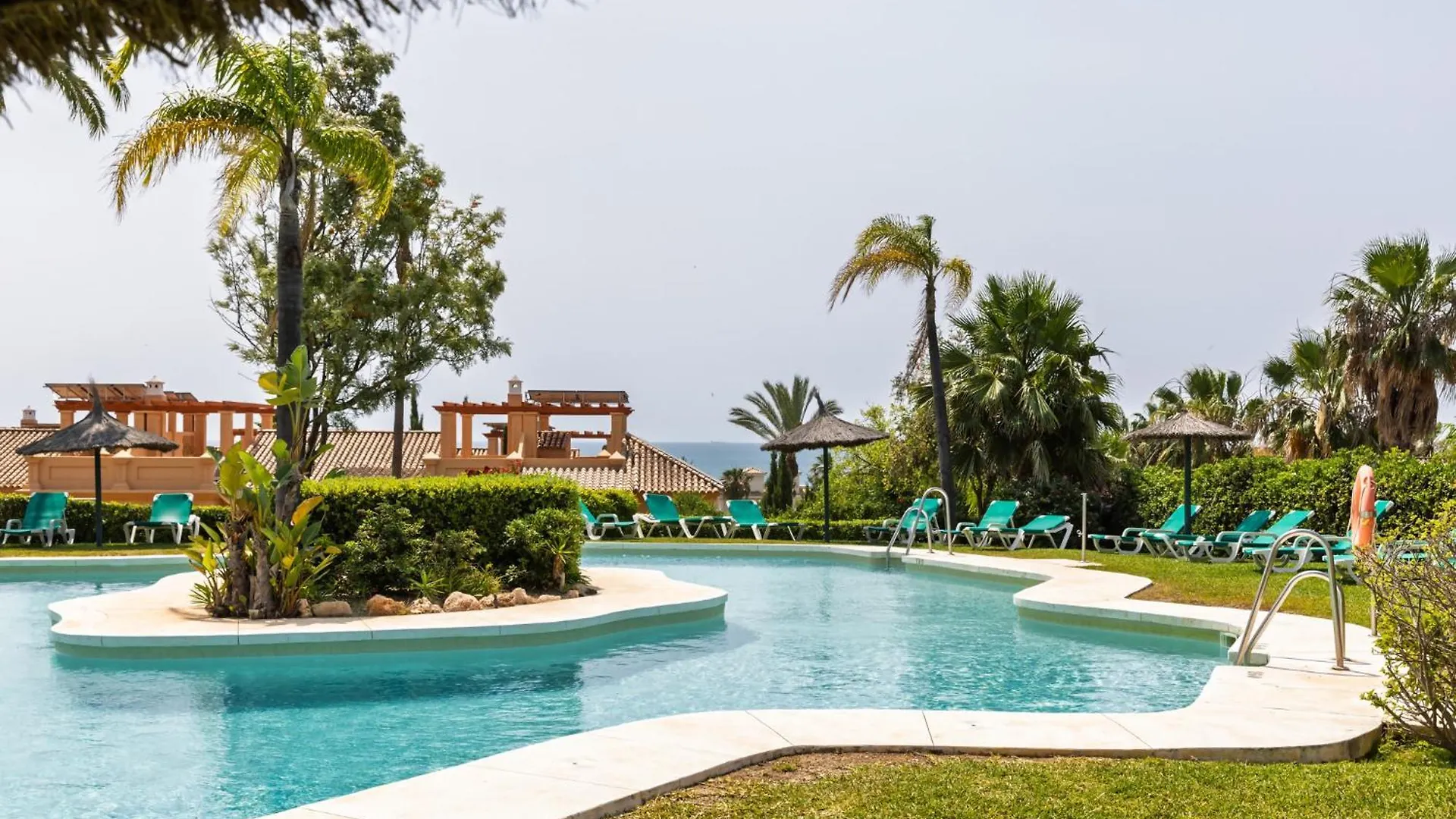 Сasa de vacaciones Bonita Casa Adosada En Esquina Estepona