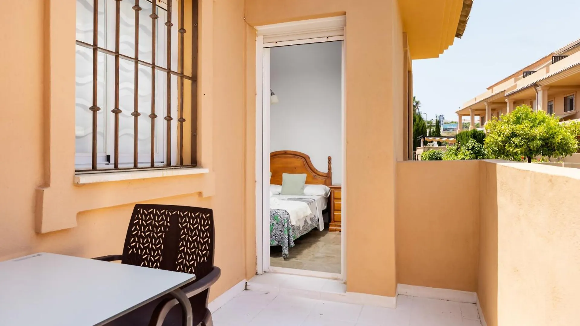 Сasa de vacaciones Bonita Casa Adosada En Esquina Estepona