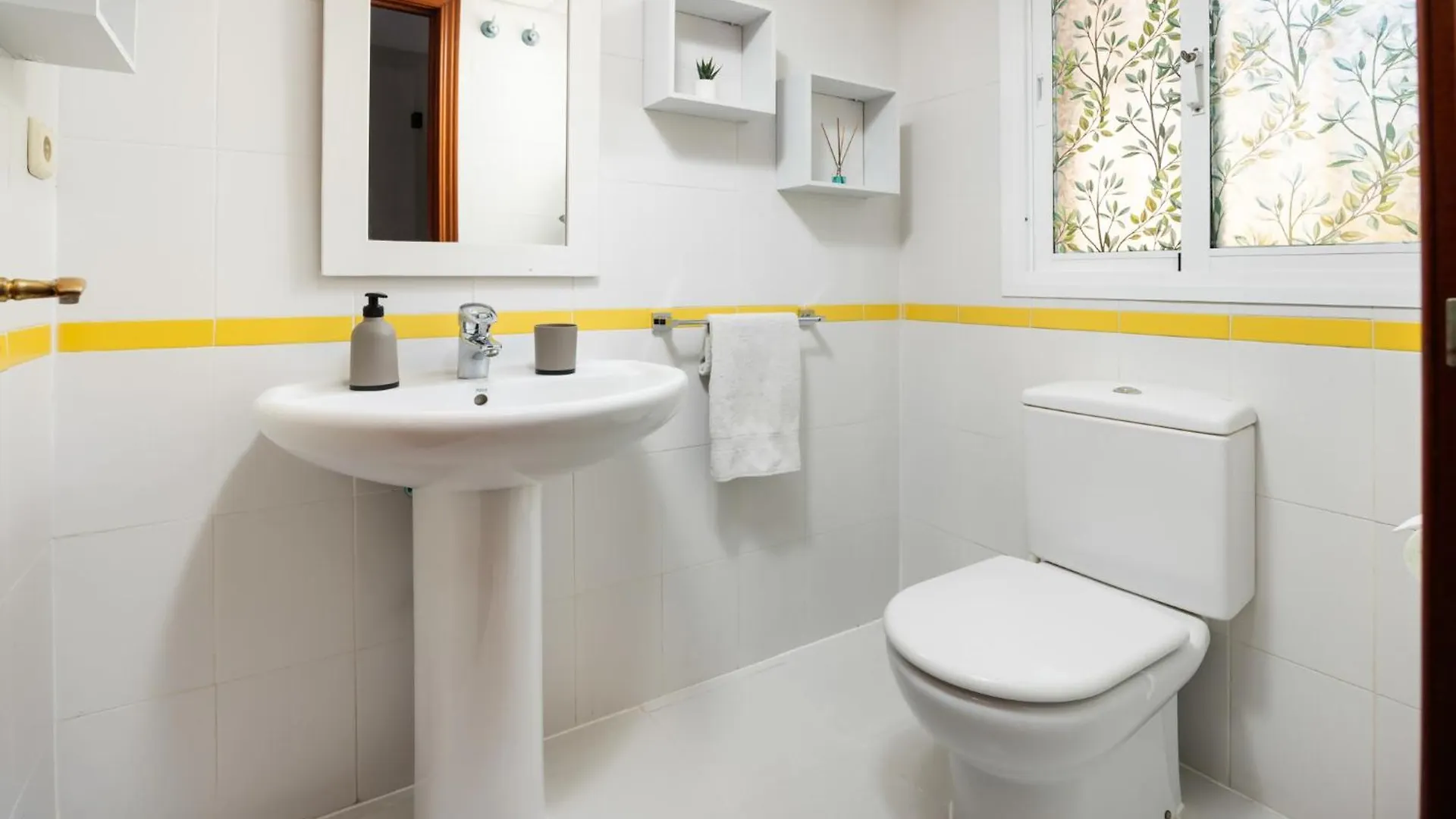 Сasa de vacaciones Bonita Casa Adosada En Esquina Estepona