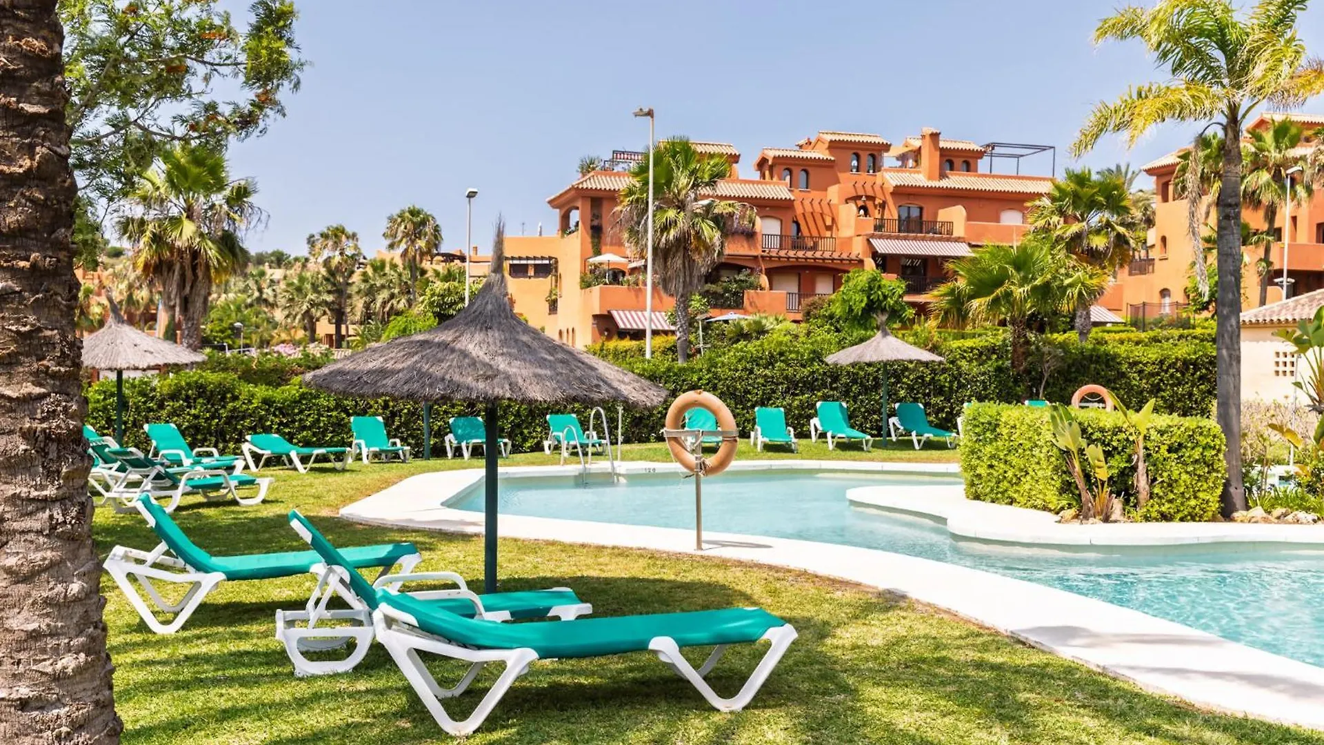 Сasa de vacaciones Bonita Casa Adosada En Esquina Estepona